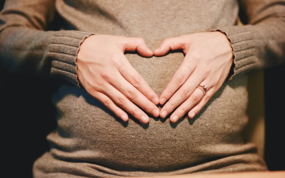 Safe & Effective Skincare Routine for Pregnant Women (Dermatologist-Approved Guide)